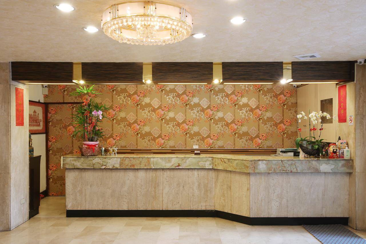 Chiayi Crown Hotel Exterior foto